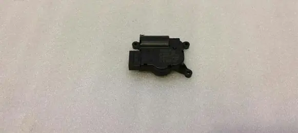 Audi TT TTS RS Mk3 8S Air flap motor/actuator 5Q0907511K