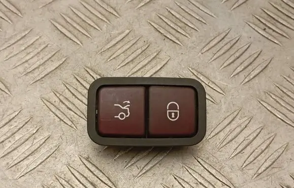 Mercedes-Benz S W222 Tailgate/boot open switch button 2208211479
