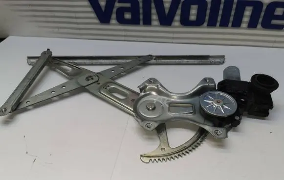 Toyota RAV 4 (XA40) Front door window regulator motor 8572042120 0620204891