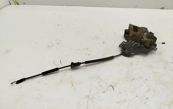 Volkswagen Golf IV Rear door lock