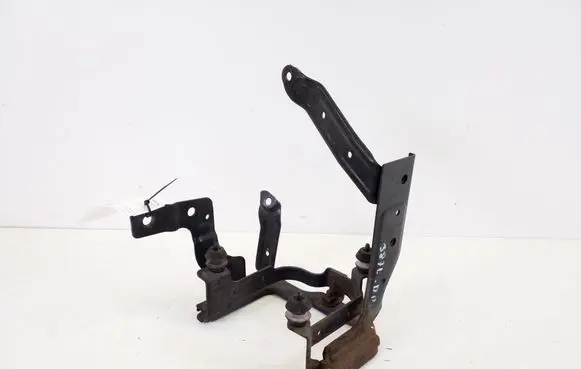 Volvo V50 Power steering pump mounting bracket 3M513K738AC