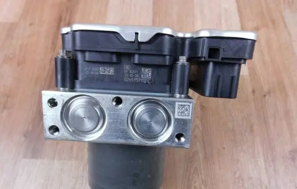 Toyota Yaris XP210 ABS Pump 445400D780 0265296645