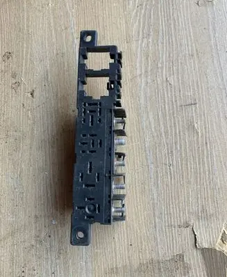 Volkswagen PASSAT B5 Fuse box set 8L0941822A 896053000