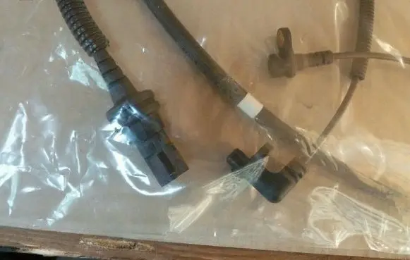 Ford Ka ABS wheel speed sensor 6PU010039-221
