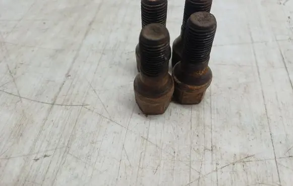 Peugeot Partner Nuts/bolts