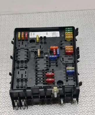 Audi A3 S3 8P Fuse module 01394932 013949631C
