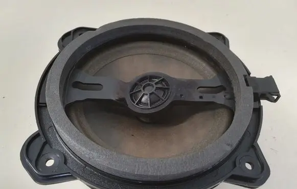Audi A4 S4 B7 8E 8H Parcel shelf speaker 8H0035411