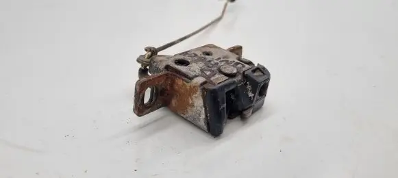Audi A6 S6 C4 4A Tailgate/trunk/boot lock/catch/latch 4A9827505C