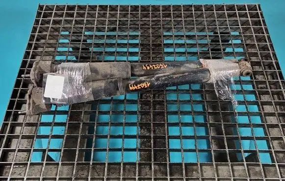Rear shock absorber/damper