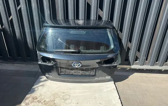 Toyota Auris E180 Tailgate/trunk/boot lid 6700502280