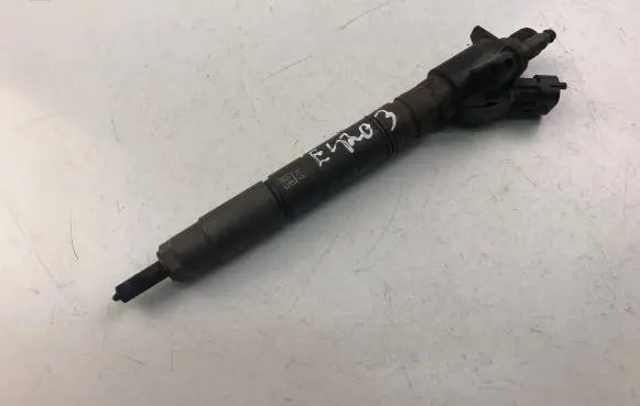 Volvo XC60 Fuel injector 31272690
