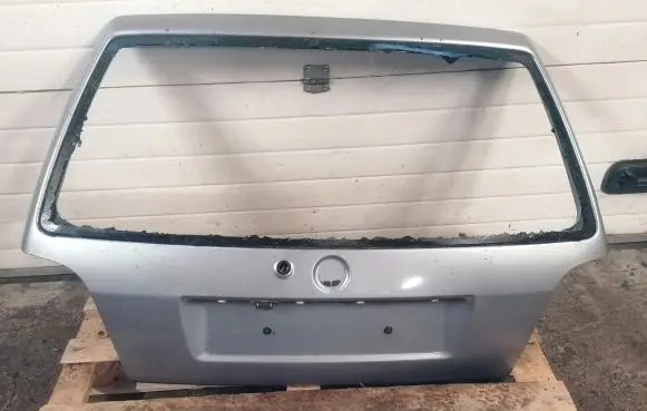 Volkswagen Golf III Tailgate/trunk/boot lid