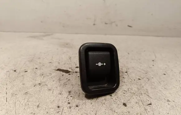 BMW X5 F15 12 V Socket (rear) 7143111