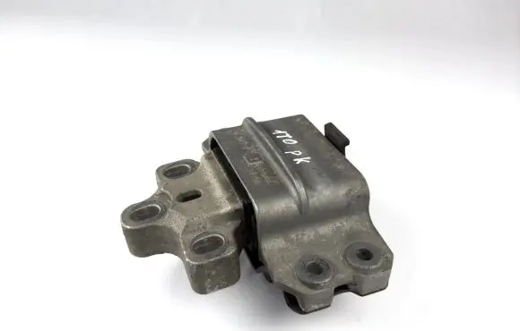 Engine mount bracket
