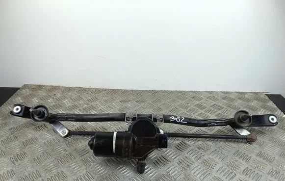 Front wiper linkage and motor