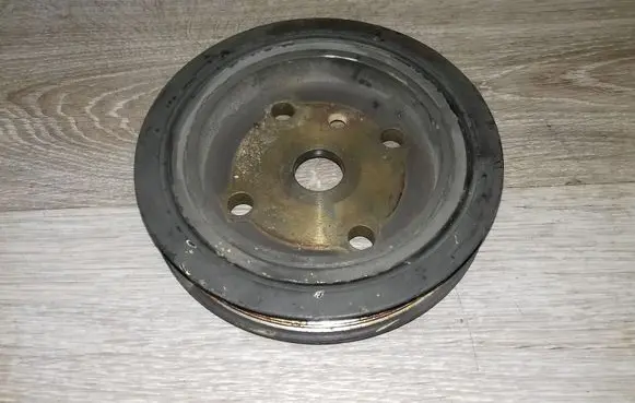 Volvo V70 Crankshaft pulley 30731865