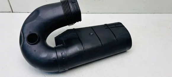 Audi Q3 8U Air intake duct part 8U0129618B