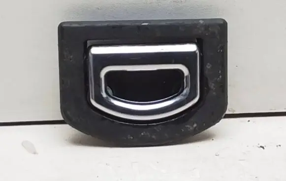 Audi A3 S3 8L Tie down hook / loop 8D9864203