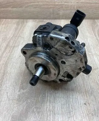BMW 3 E46 Fuel injection high pressure pump 7788670