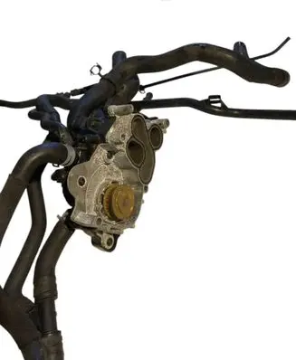 Volkswagen PASSAT B8 Water pump 04E121600CC
