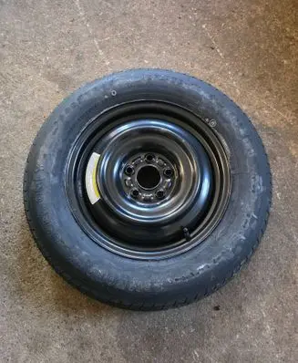 Nissan Rogue R16 spare wheel