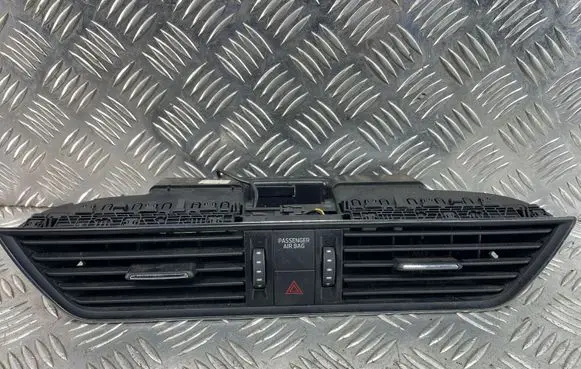 Skoda Superb B8 (3V) Dash center air vent grill 3V0820951C