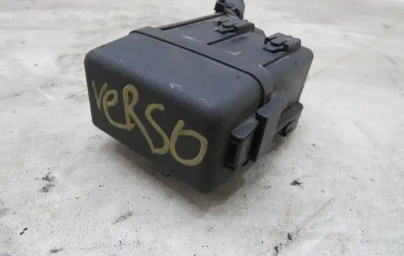 Toyota Verso Relay mounting block KRIS235789