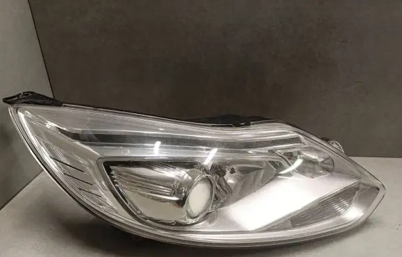 Ford Focus Headlight/headlamp BM5113W029