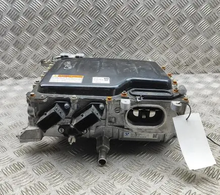 Toyota bZ4X Voltage converter inverter G973042171 2310000780