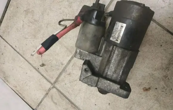 Renault Megane II Starter motor 8200021396