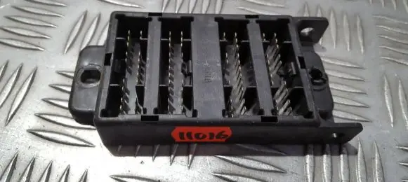 KIA Sorento Fuse box set 913103E810 91310-3E810