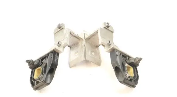 BMW 3 F30 F35 F31 Radiator mount bracket 7600541 17117600541 7600540