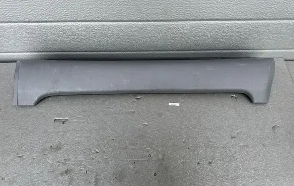 Nissan King Cab, Navara Rear door window switch trim 829502S700
