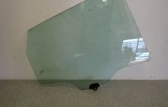 KIA Venga Sliding door window/glass 