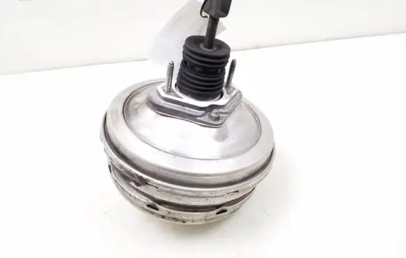 BMW X3 E83 Brake booster