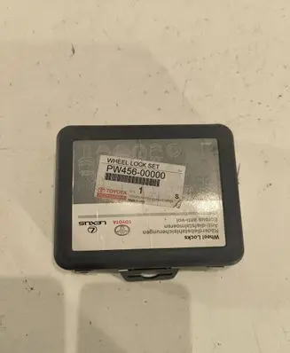 Lexus RX 450H Anti-theft wheel nuts and lock PW45600000