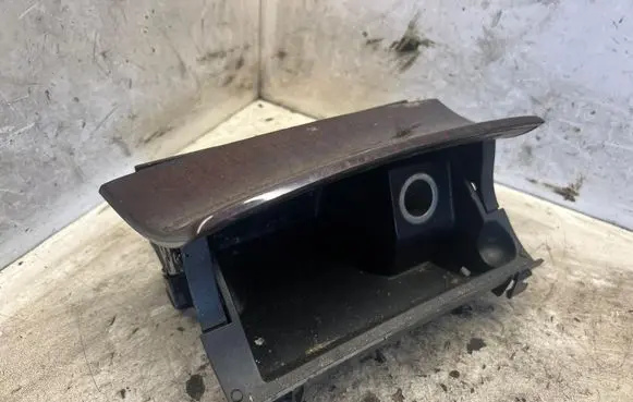 Ashtray (front)
