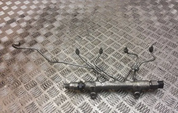 Toyota Avensis T250 Fuel main line pipe 