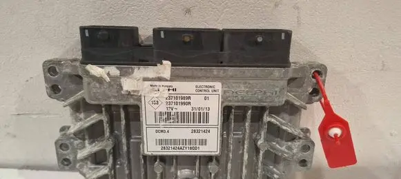 Renault Kangoo I Engine control unit/module 237101989R 237101990R