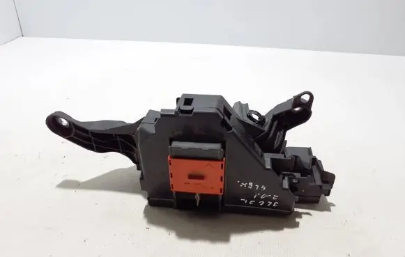 Mercedes-Benz GLC C253 Fuse module A2135403739