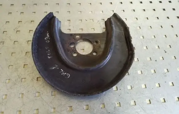 Volkswagen Polo IV 9N3 Rear brake disc plate dust cover 6Q0615611