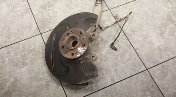 Mercedes-Benz R W251 Front wheel hub