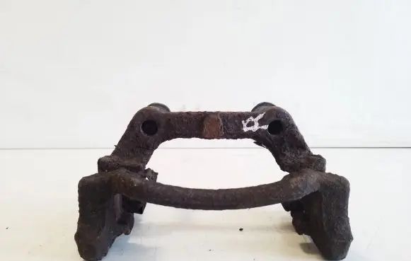 Honda CR-V Brake caliper pad carrier rear 