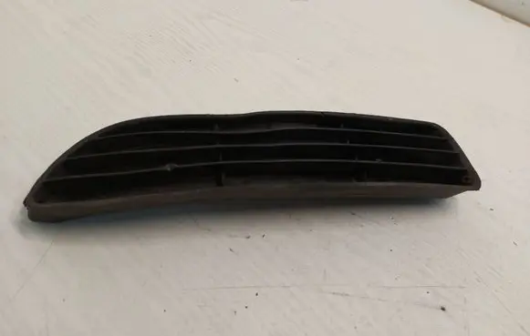 Audi A4 S4 B5 8D Front bumper lower grill 8D0807345b