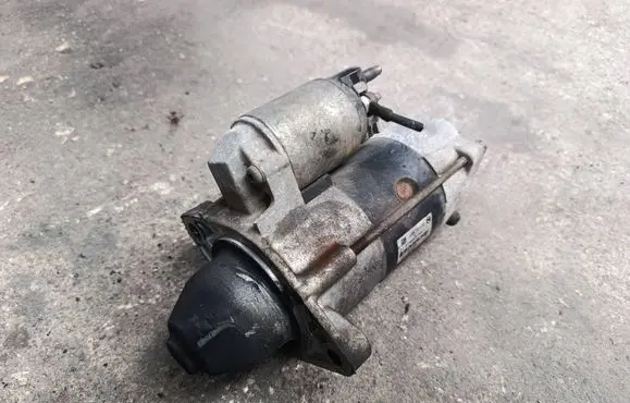 Opel Astra J Starter motor 55578420