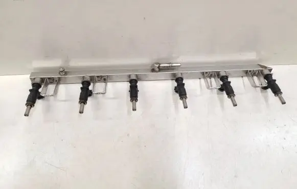 BMW 6 E63 E64 Fuel injectors set 7542541 7542070 7531634