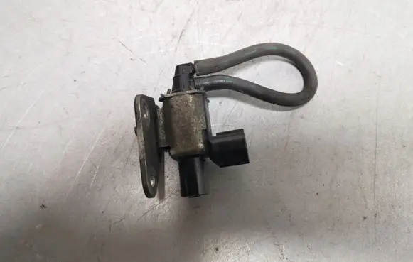 Mitsubishi Outlander Vacuum valve K5T46494