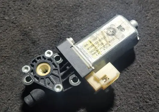 BMW 7 E65 E66 Curtain motor M1000153 0402121132 910607