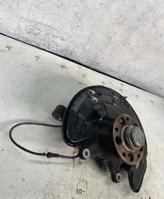 Mercedes-Benz CLA C117 X117 W117 Front wheel hub
