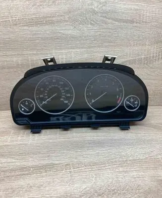 BMW 5 F10 F11 Speedometer (instrument cluster) 9249343 211994506 USED